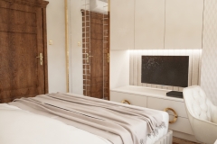 99.-Pokoj-dla-nastolatki-glamour-jasny-bezowy-zloto-drewno-kaszmir