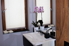 0011. lazienka szary drewno czarny bathroom grey wood black