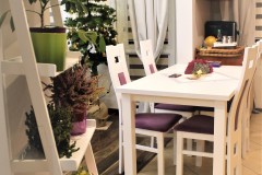 0035. realizacja salon prowansalski lawendowy fioletowy jadalnia bialy drewno realisation livingroom lavender purple violet white wood