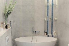 058. lazienka szara z mozaika goccia turkus beton wanna wolnostojaca chrom prysznic walk in bathroom mosaic turquoise concrete free-standing bathtub