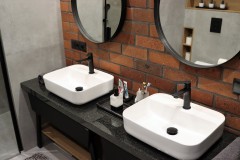 177.-lazienka-cegla-loft-czarnaarmatura-beton-bathroom-bricks-mirror