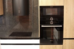 187.-kuchnia-granit-czarny-cegla-bialy-drewno-sprzet-AGD-kitchen-bricks-wood-white-black-loft
